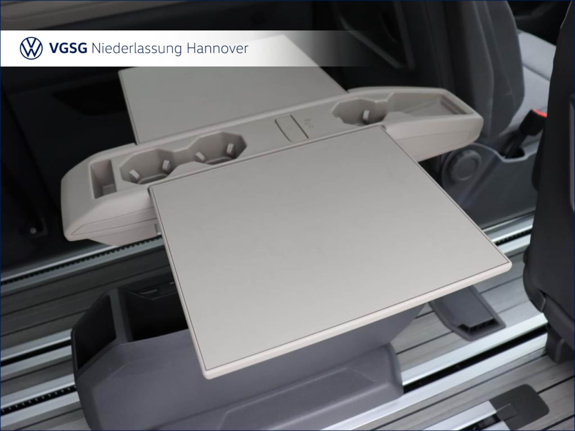 Volkswagen Multivan Langversion Basis-Modell