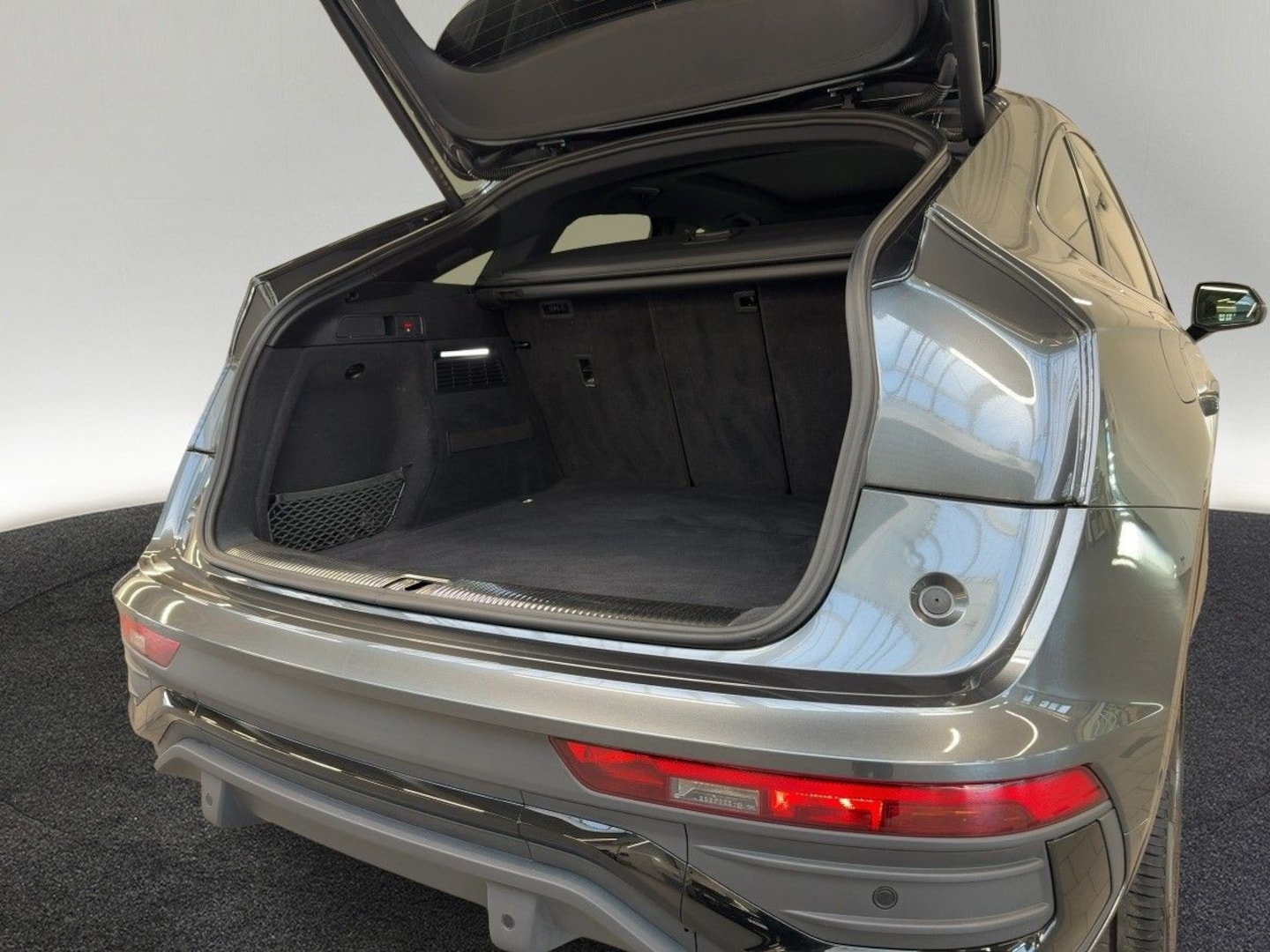 Bild über Audi Q5 Sportback 40 TDI quattro S tronic - für weitere Informationen kontaktieren Sie den Audi Partner
