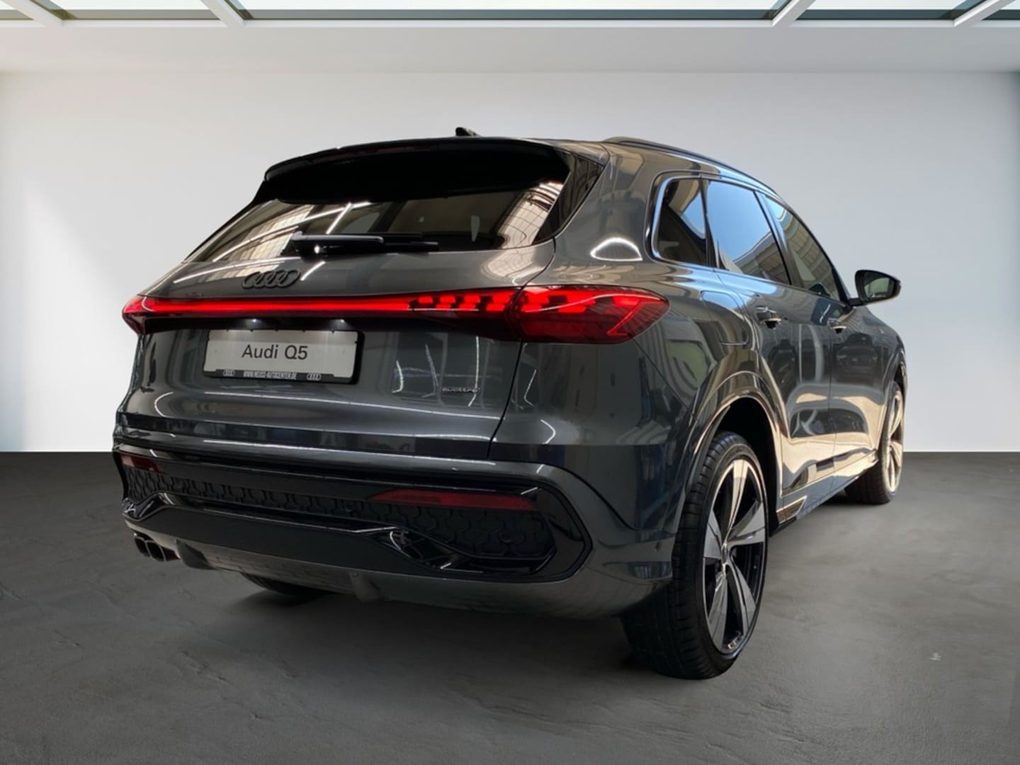 Bild über Audi Q5 SUV TDI quattro 220 kW S tronic - für weitere Informationen kontaktieren Sie den Audi Partner