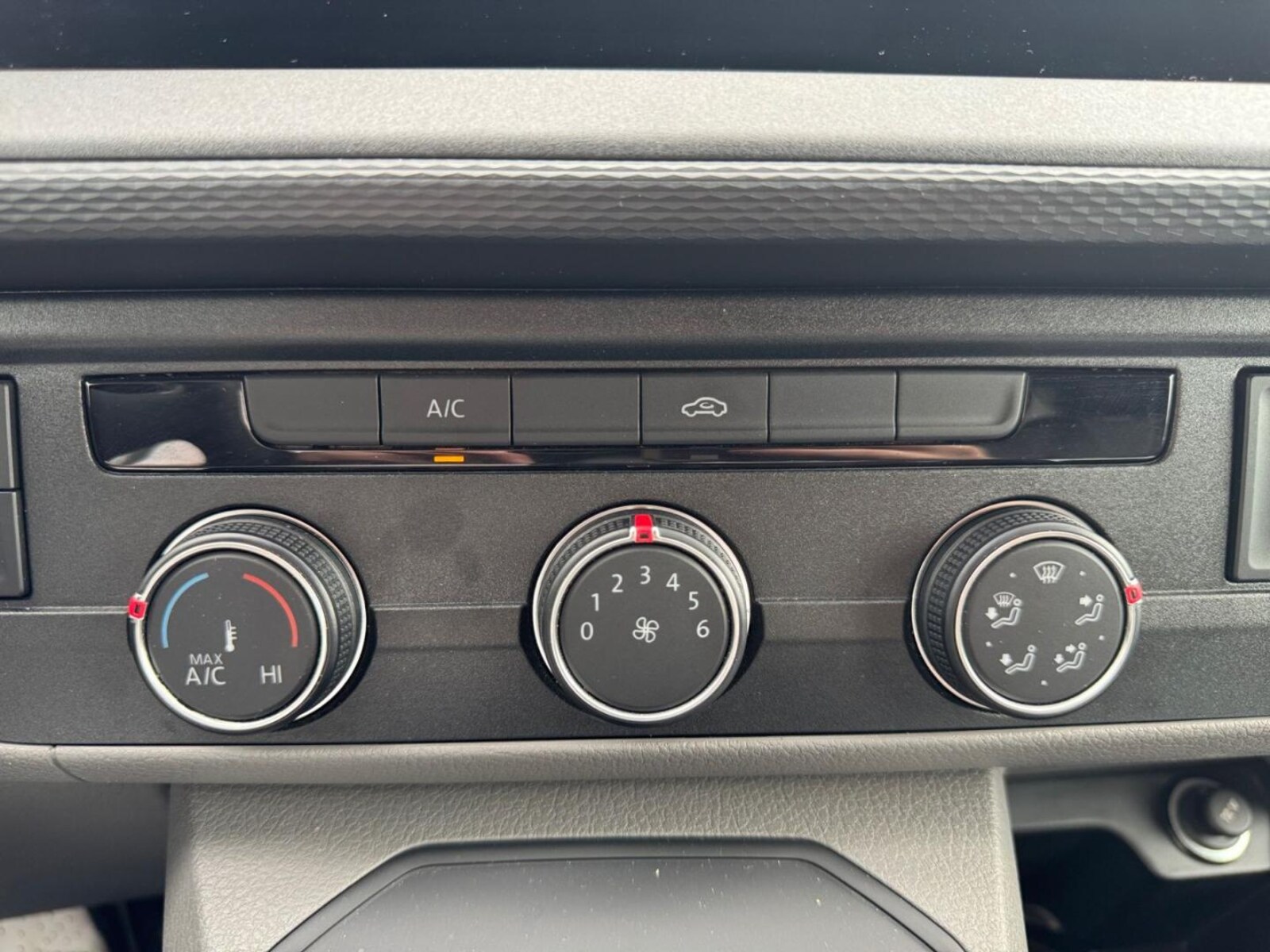 Volkswagen T6.1 Transporter Kasten kurzer Radstand – Bild 18