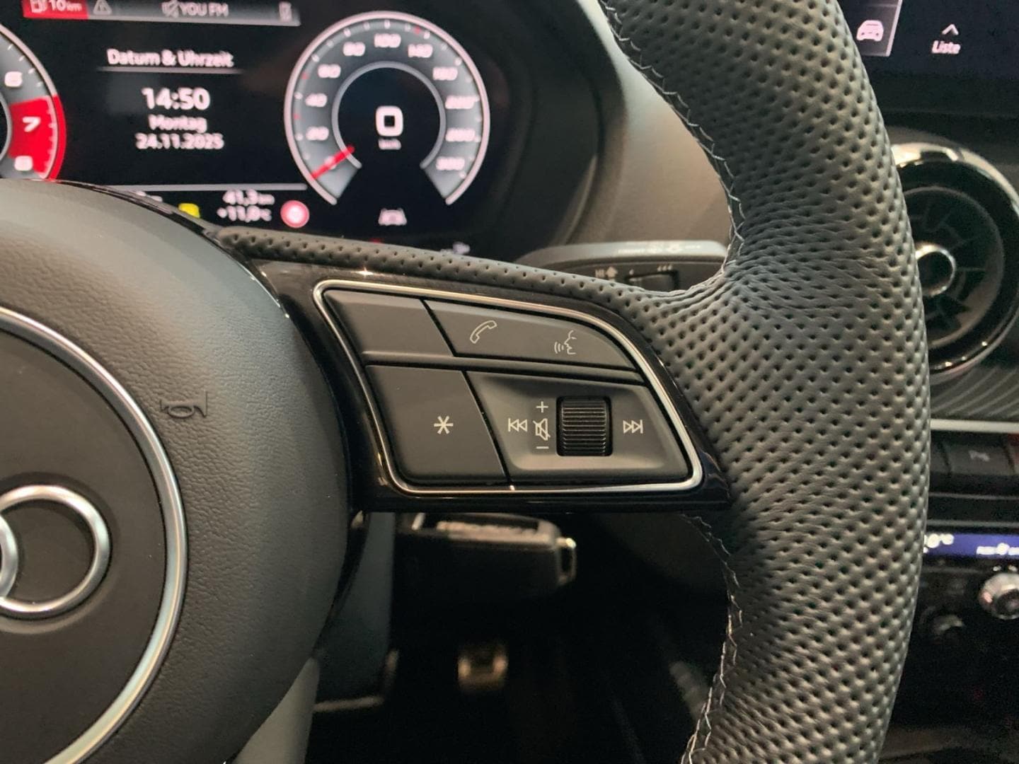 Bild über Audi SQ2 TFSI quattro S tronic - für weitere Informationen kontaktieren Sie den Audi Partner