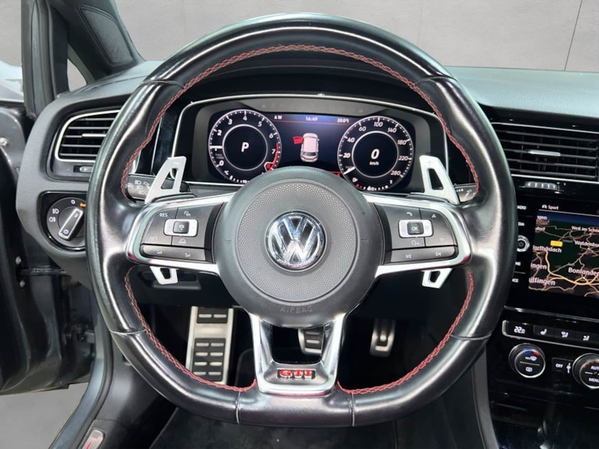 Volkswagen Golf GTI