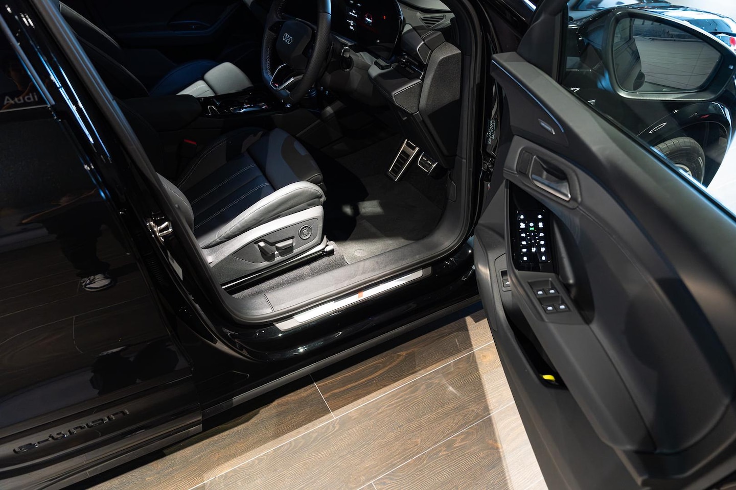 Image about Audi Q6 Sportback e-tron e-tron quattro
