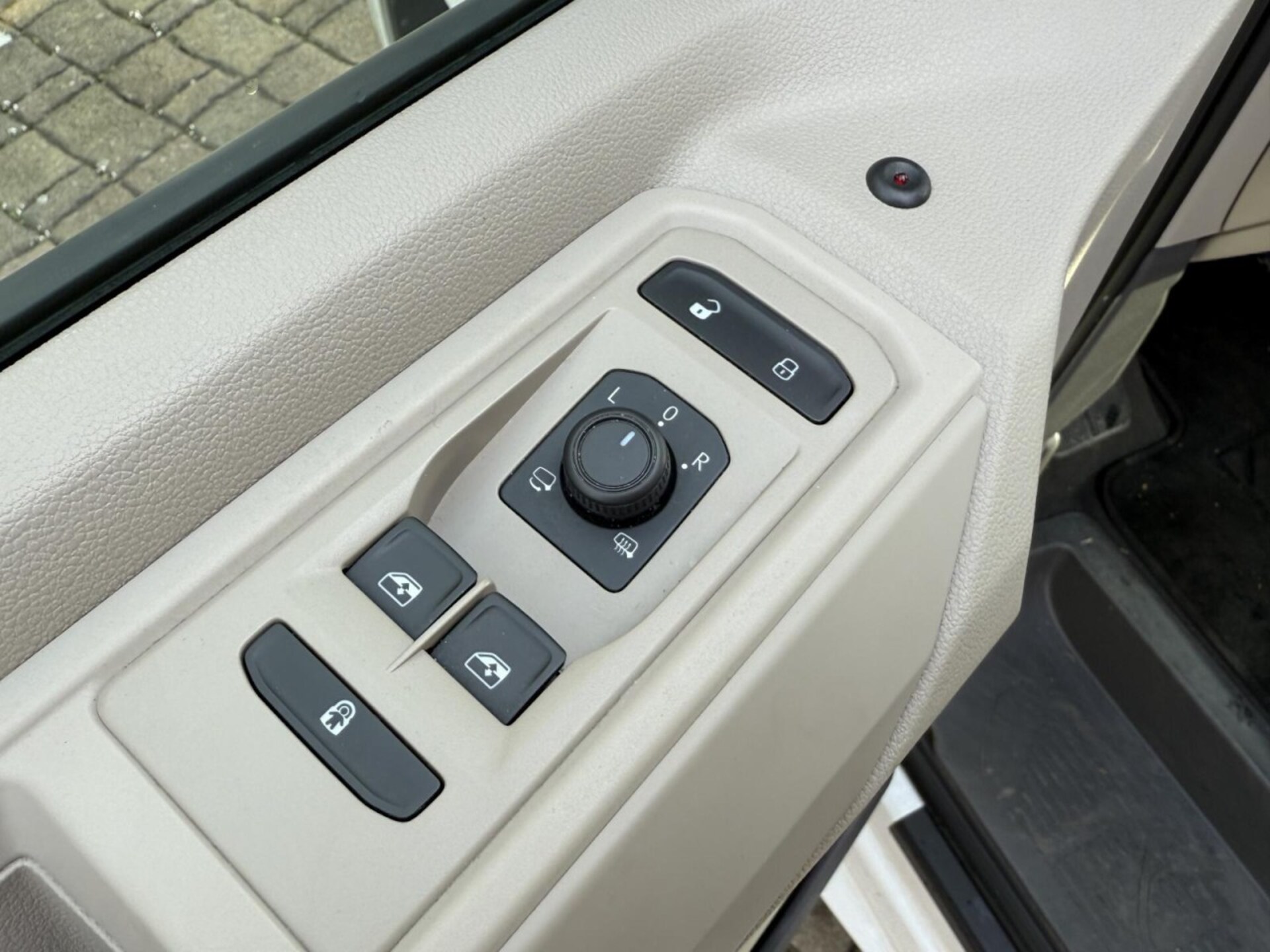 Volkswagen Multivan Basis-Modell