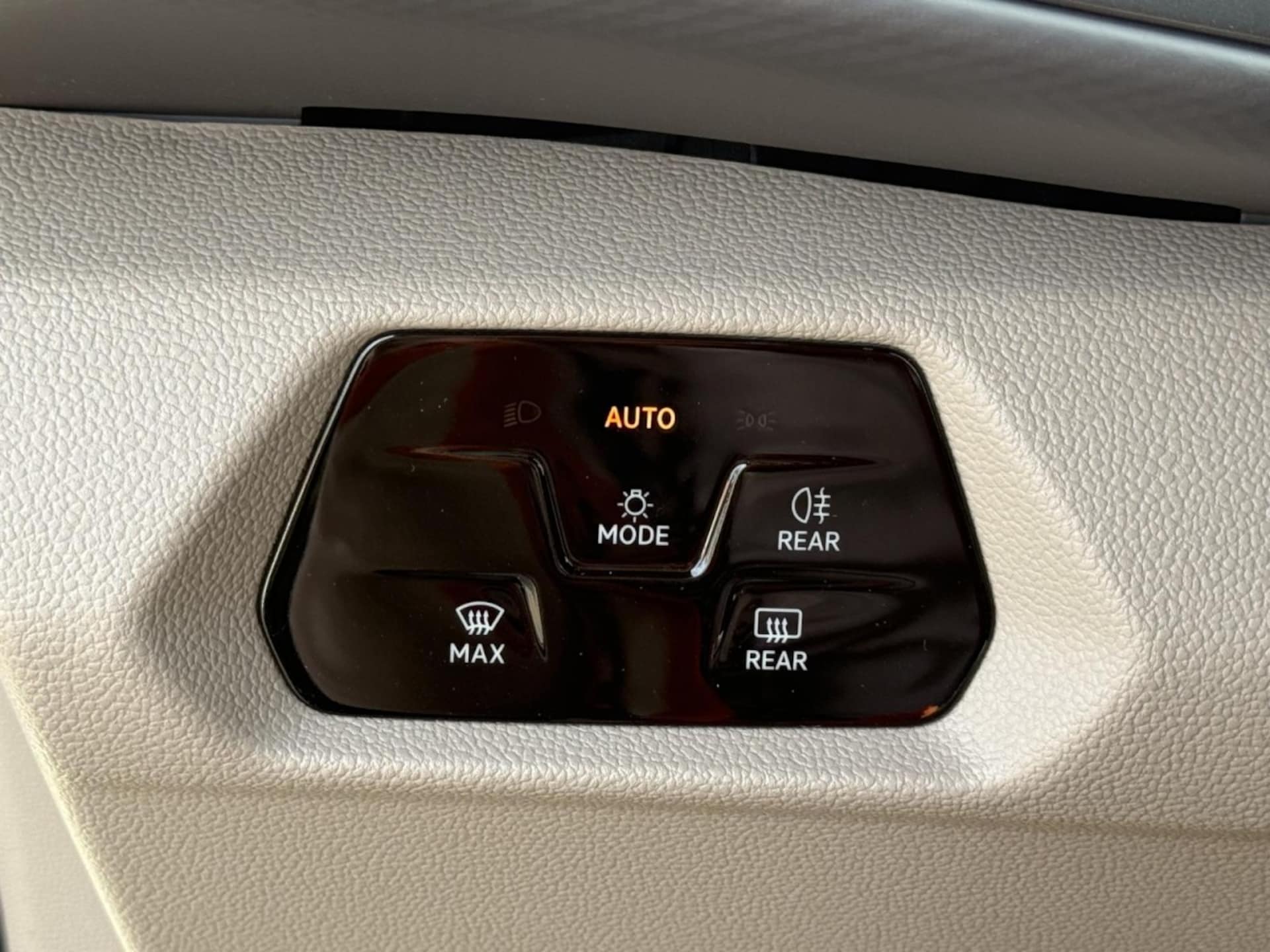 Volkswagen Multivan Basis-Modell