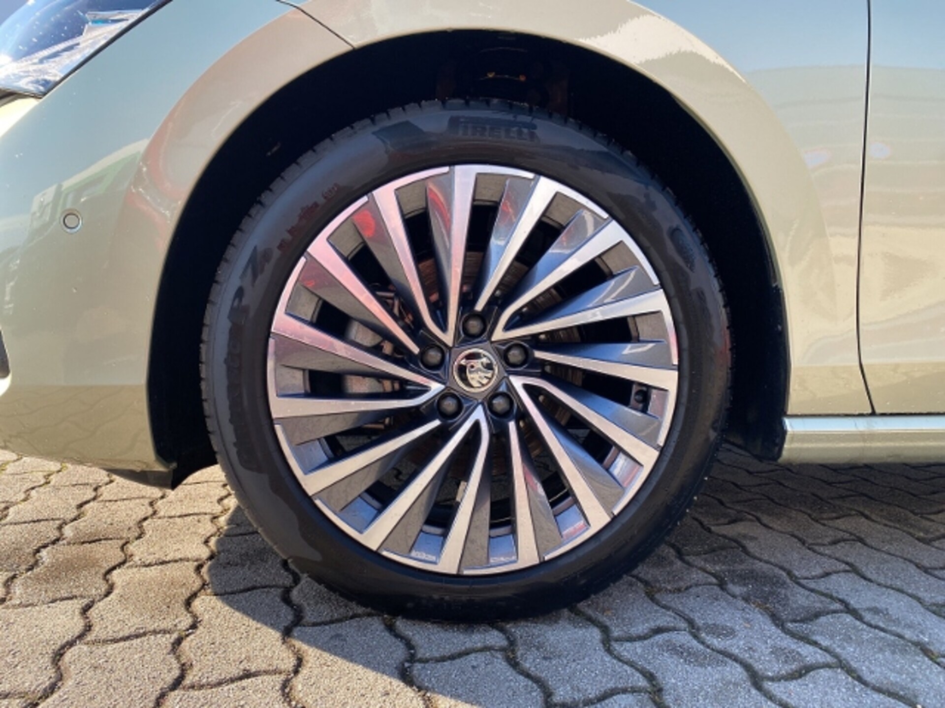 Skoda Superb Combi Laurin & Klement