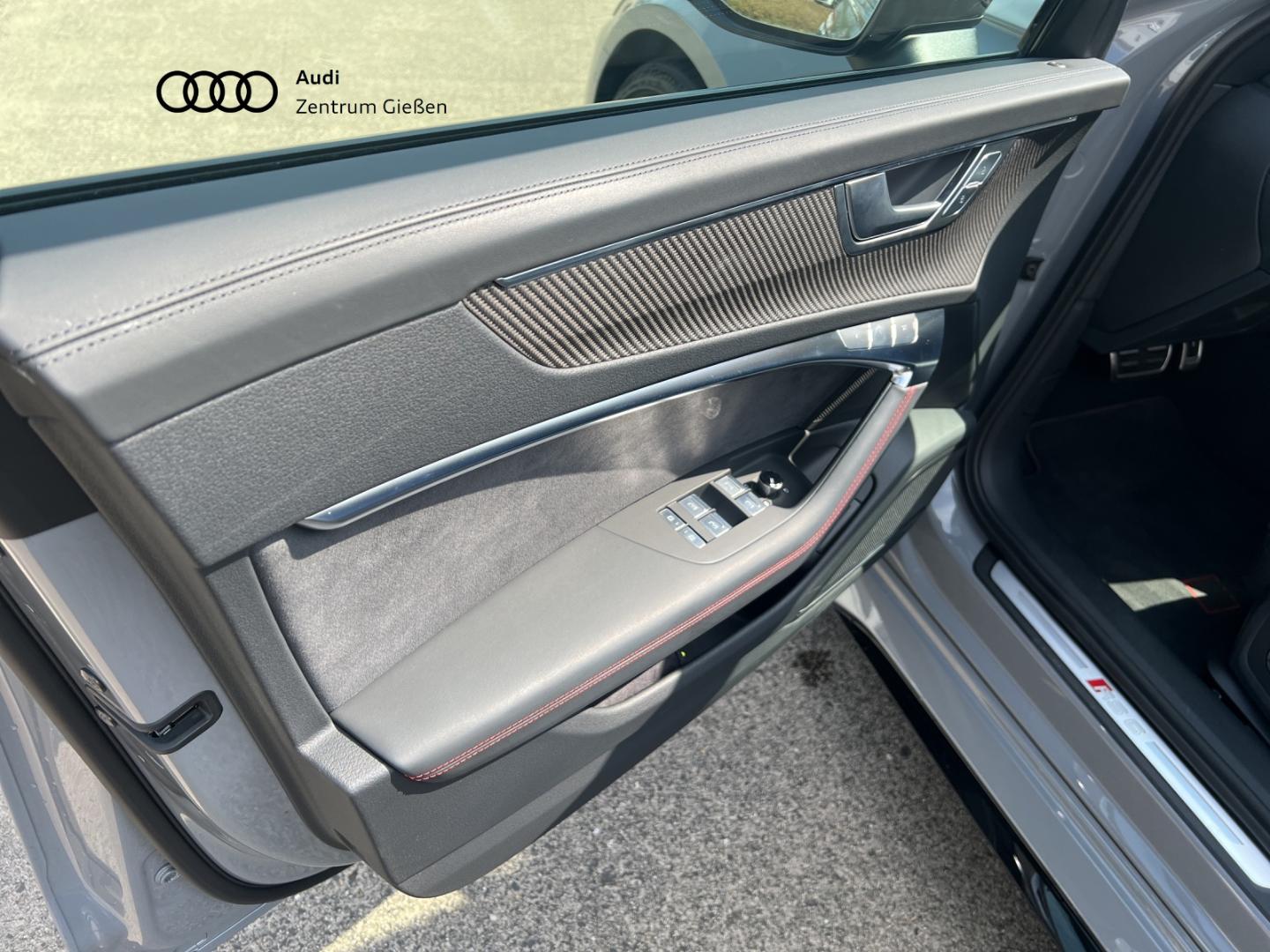 Image about Audi RS 6 Avant performance quattro tiptronic