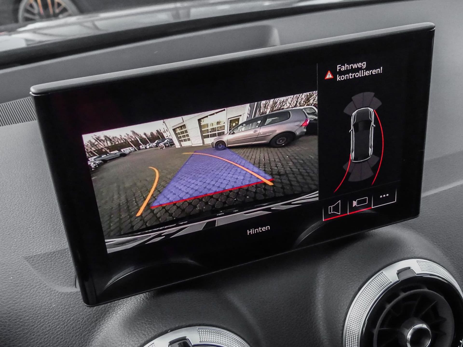 Audi Q2 S line