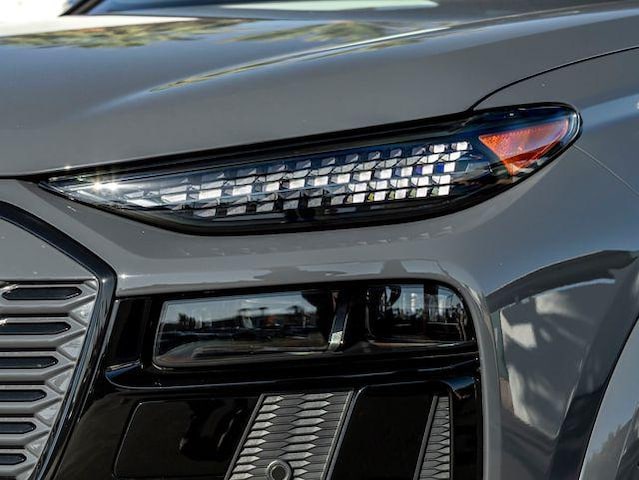 2025 Audi SQ6 e-tron