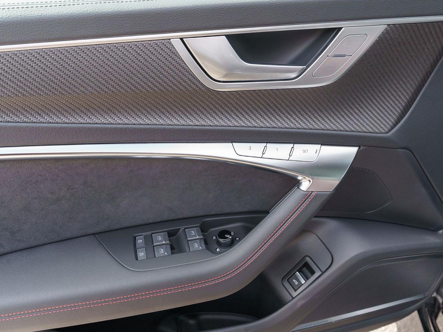 Image about Audi RS 6 Avant performance quattro tiptronic