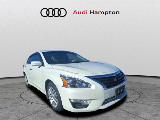 Photo of 2014 Nissan Altima 