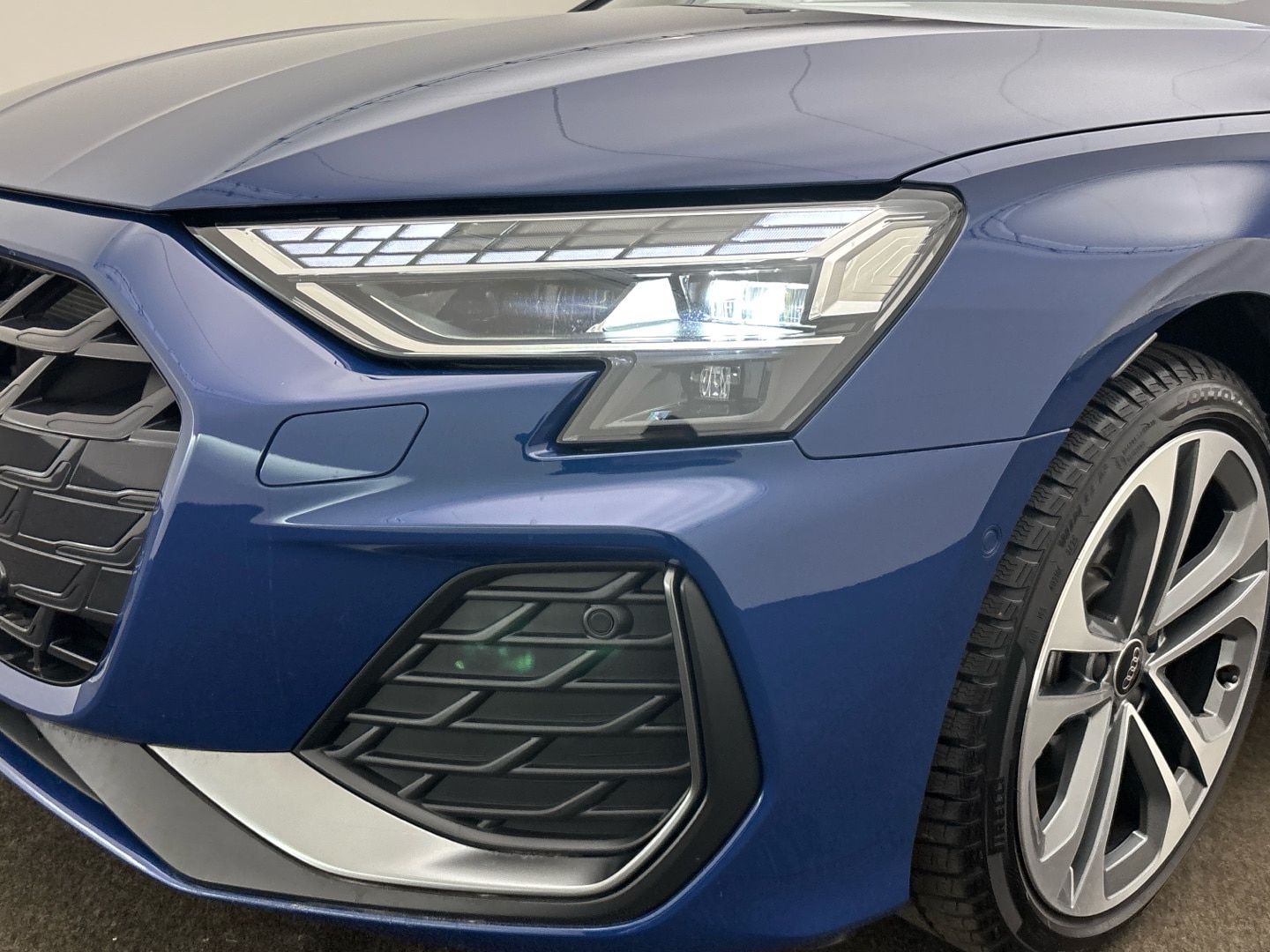 Bild über Audi A3 Sportback TFSI e S line 40 TFSI e S tronic - für weitere Informationen kontaktieren Sie den Audi Partner