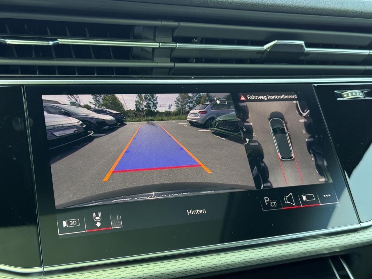 Bild über Audi SQ7 SUV TFSI quattro 373 kW tiptronic - für weitere Informationen kontaktieren Sie den Audi Partner
