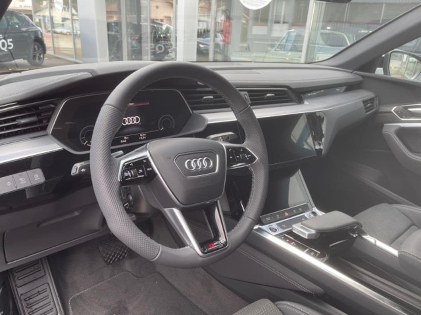Immagine di Audi e-tron Sportback Attraction advanced 50 quattro 230,00 kW - for more details contact your dealer