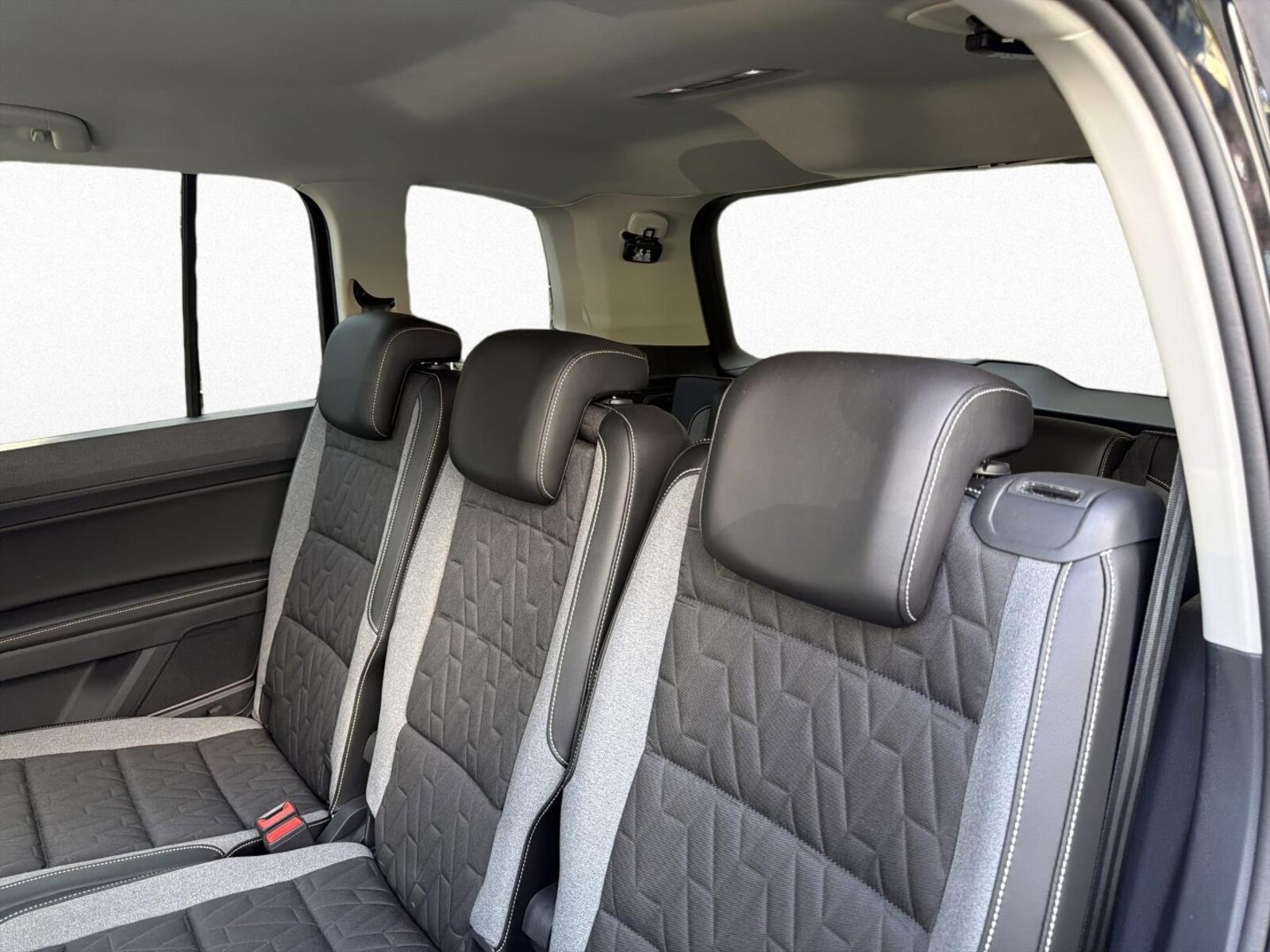 Volkswagen Touran – Bild 8