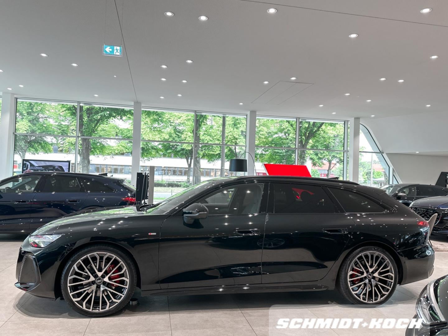 Bild über Audi A6 Avant TDI 150 kW S tronic - für weitere Informationen kontaktieren Sie den Audi Partner