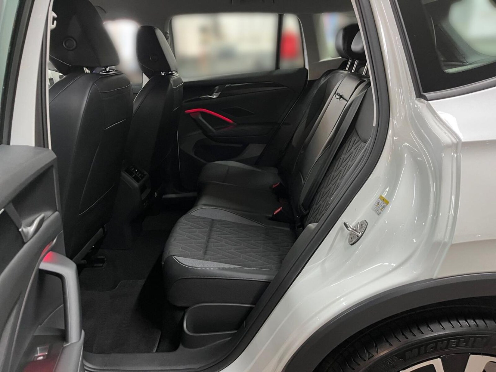 Volkswagen Tiguan – Bild 11