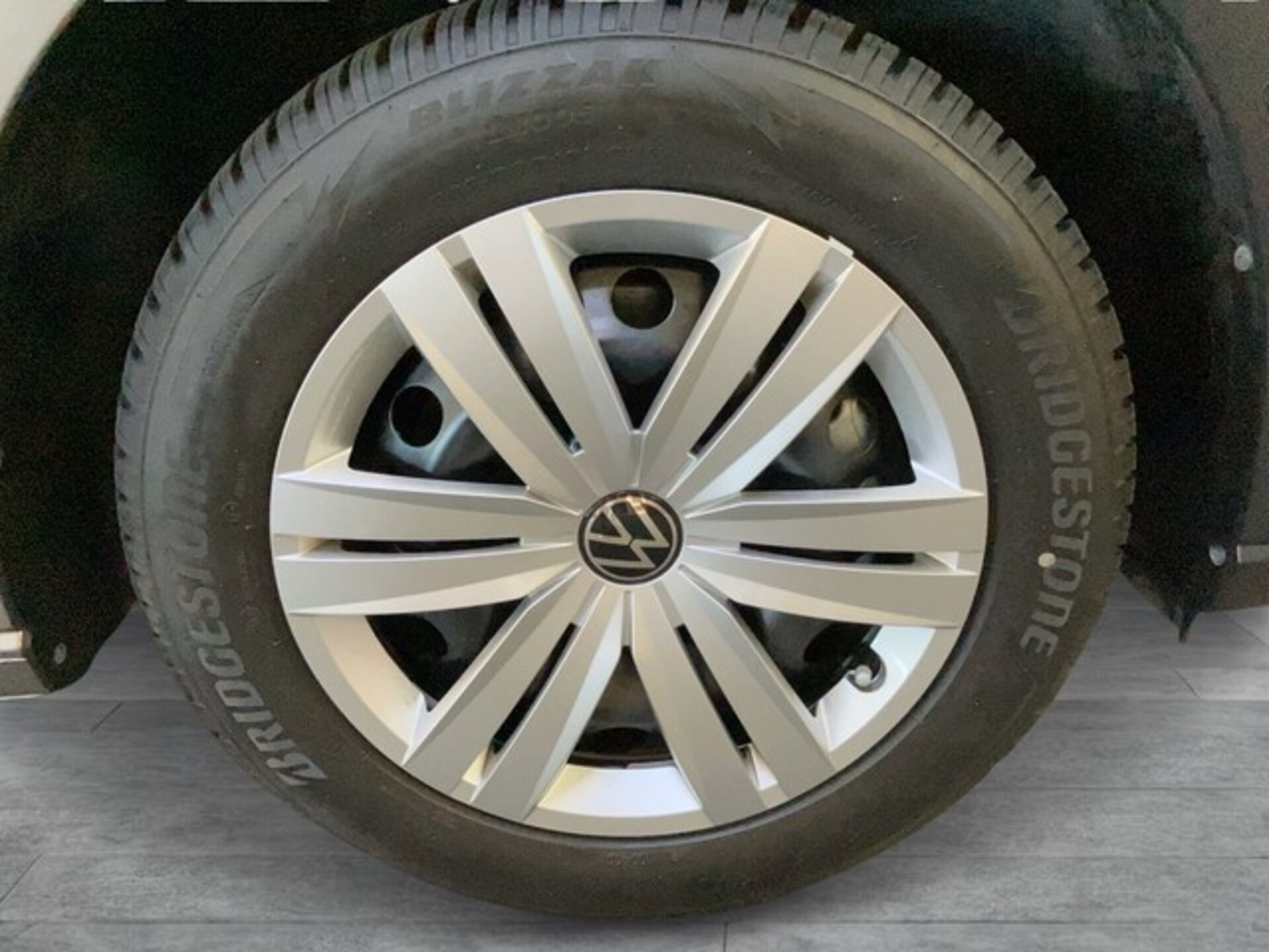 Volkswagen Caddy Basis-Modell