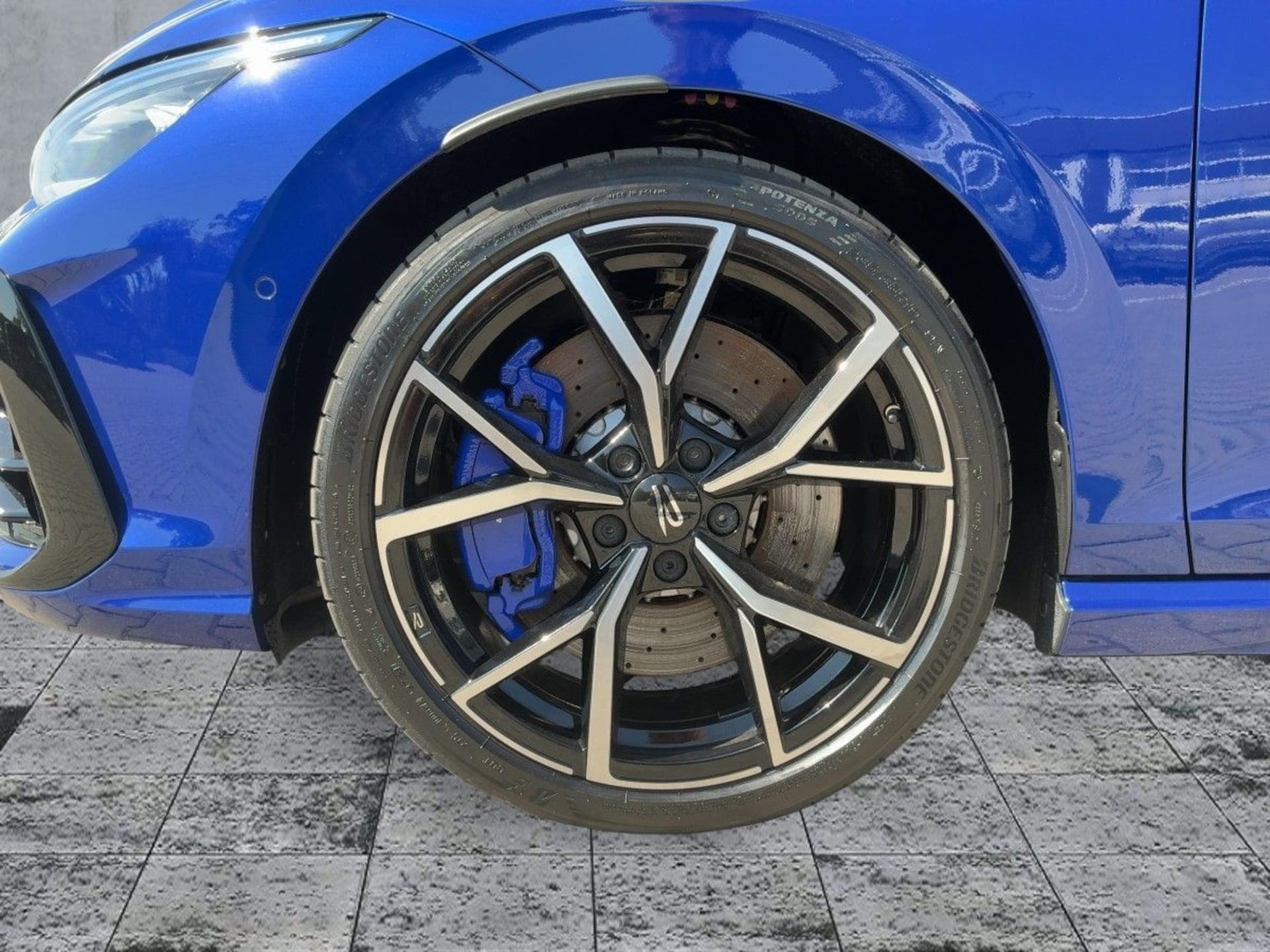 Volkswagen Golf Variant R