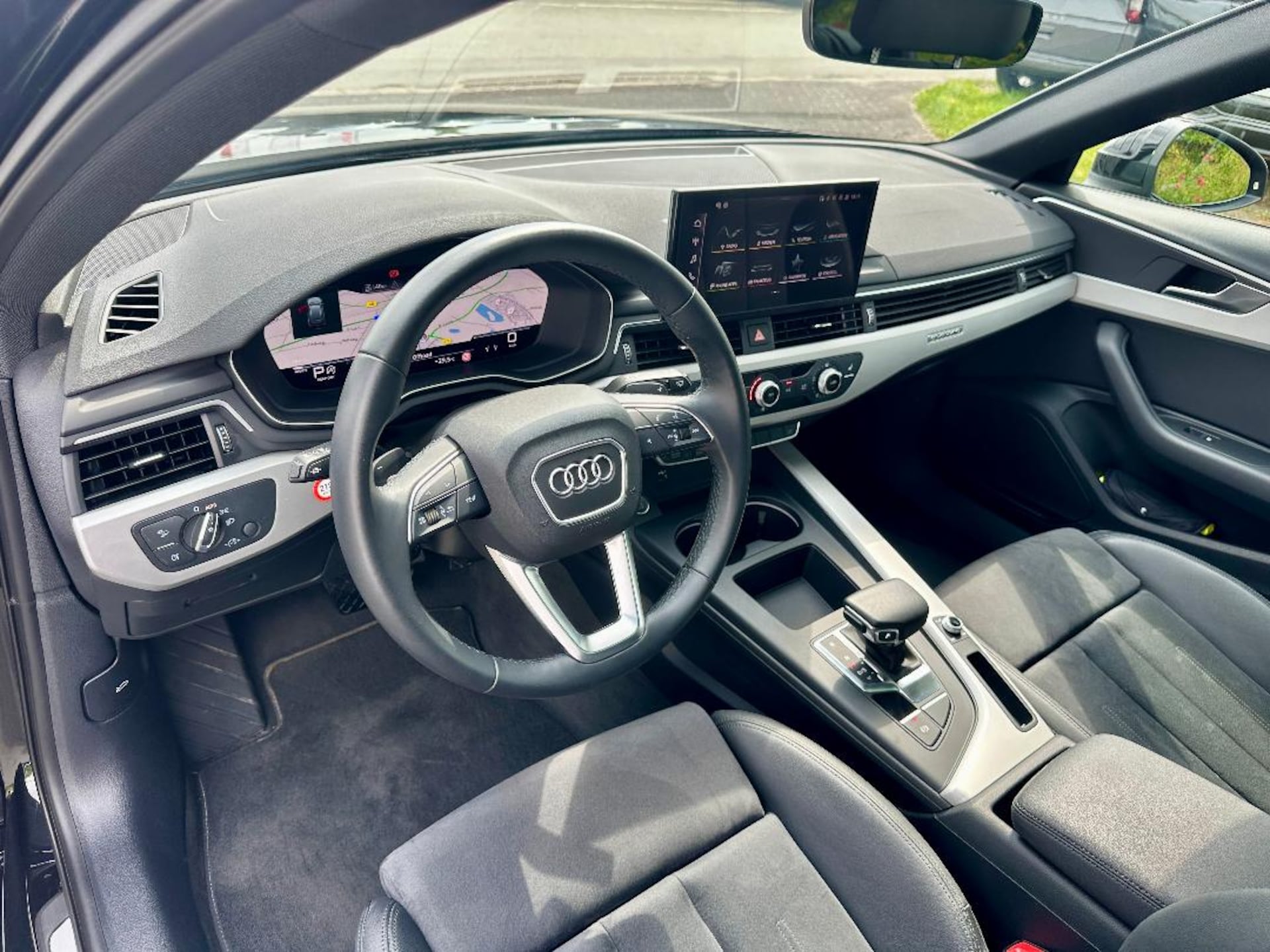 Audi A4 Avant S line