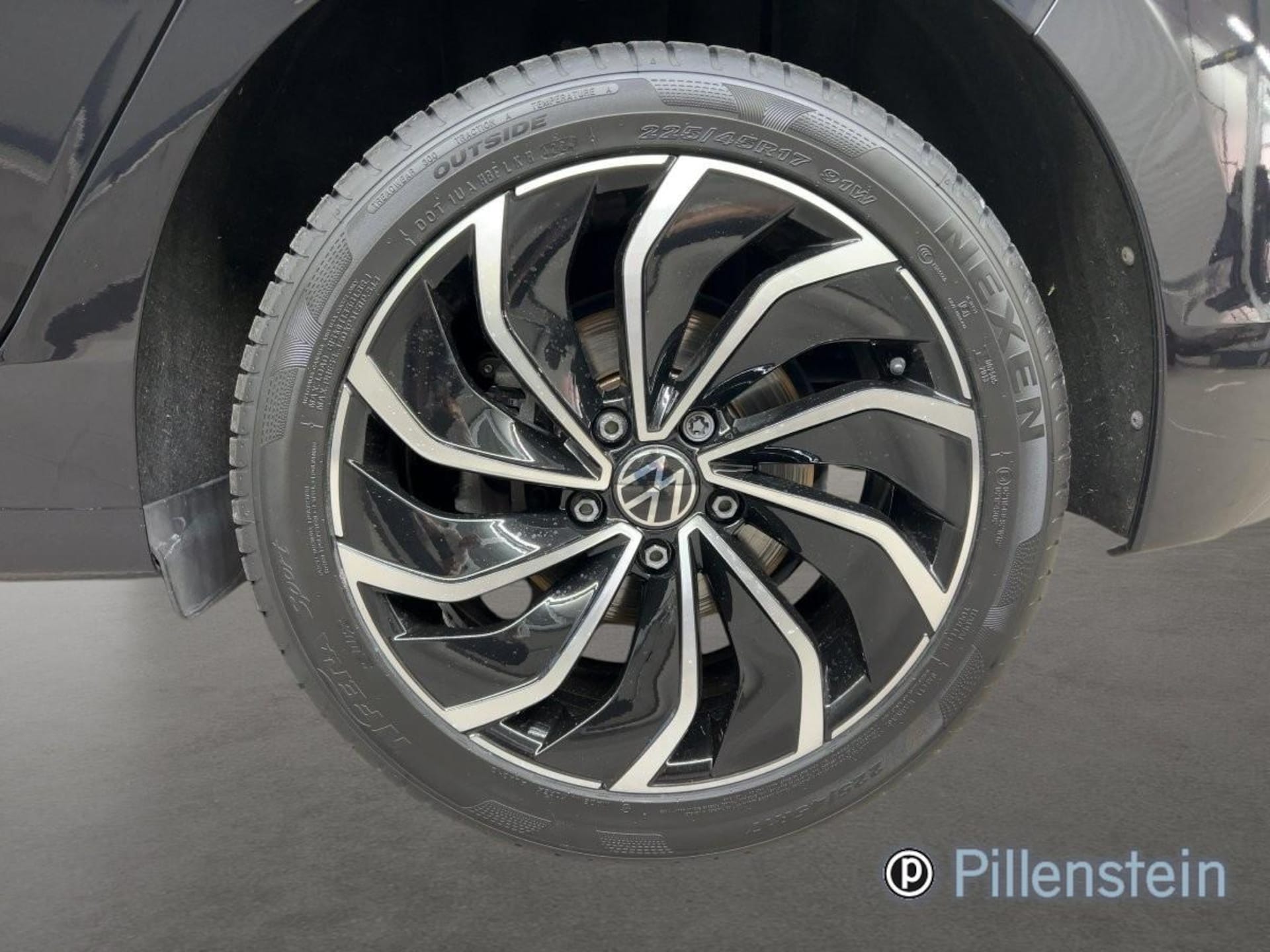 Volkswagen Golf Style