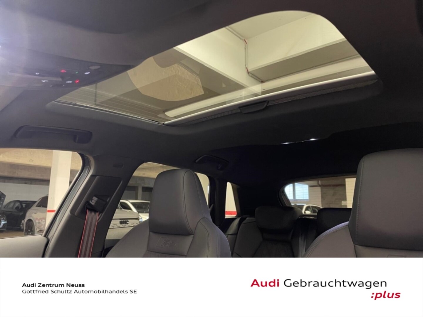 Bild über Audi RS 3 Sportback TFSI quattro S tronic - für weitere Informationen kontaktieren Sie den Audi Partner