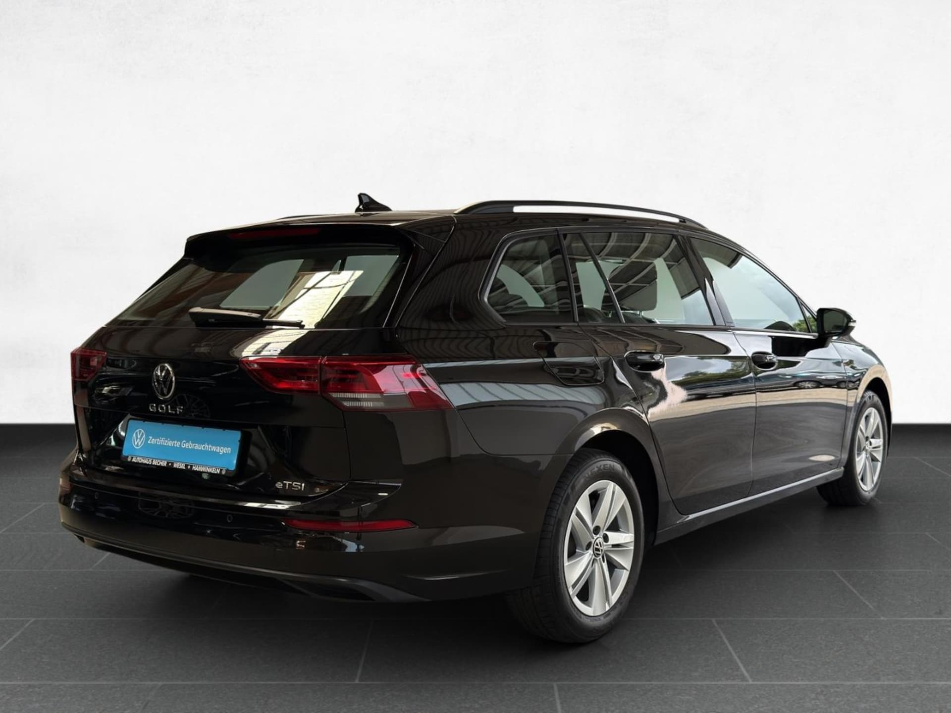 Volkswagen Golf Variant Life