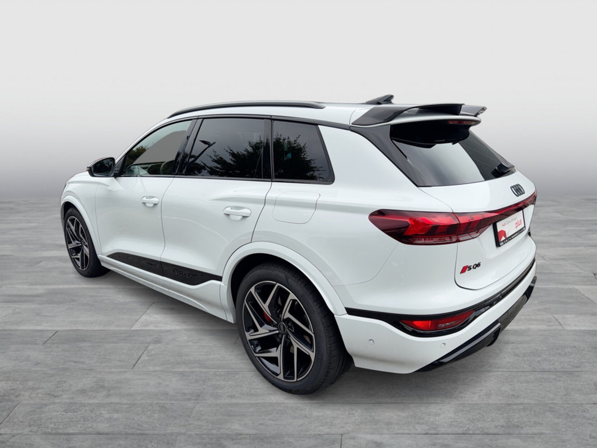 Audi SQ6 SUV e-tron