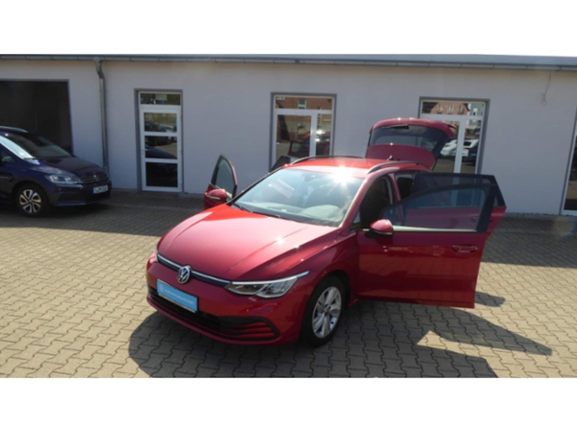 Volkswagen Golf Variant Life