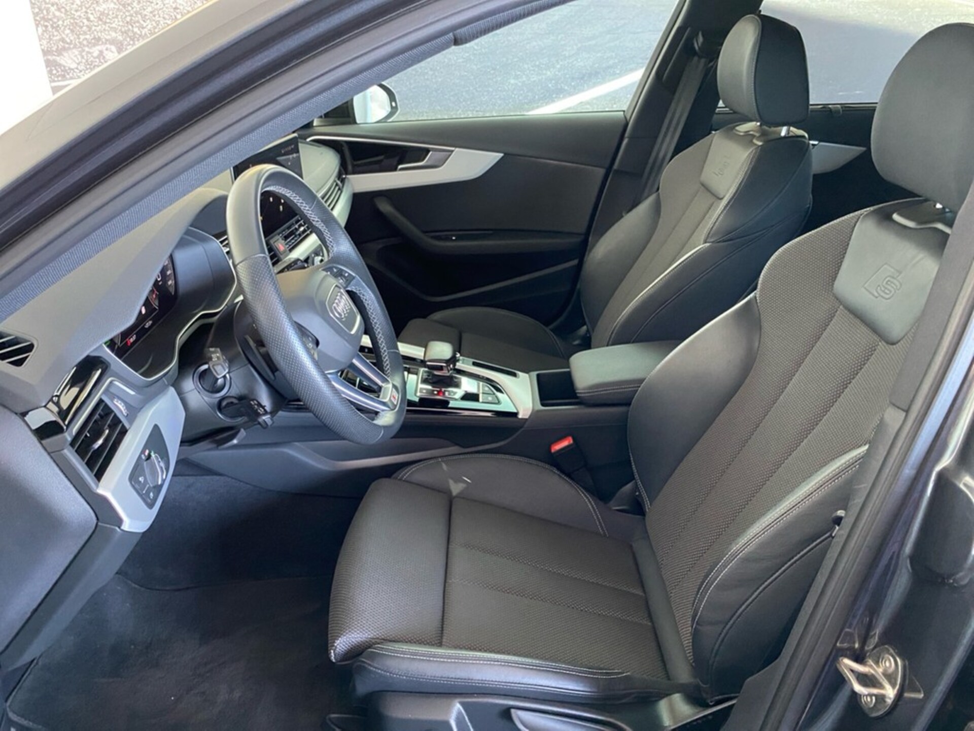 Audi A4 Avant S line