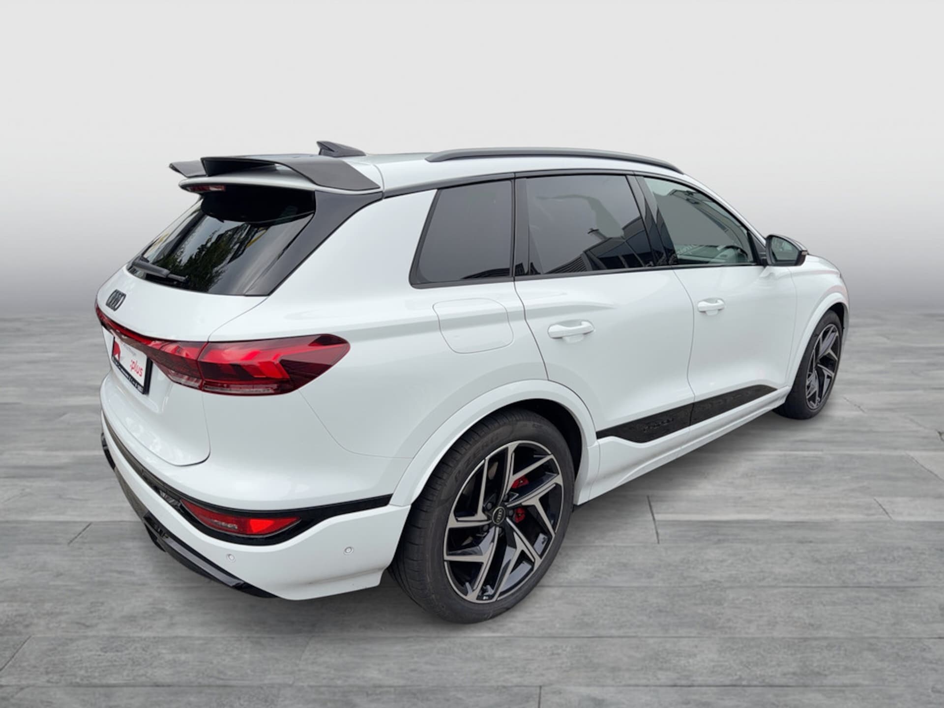 Audi SQ6 SUV e-tron