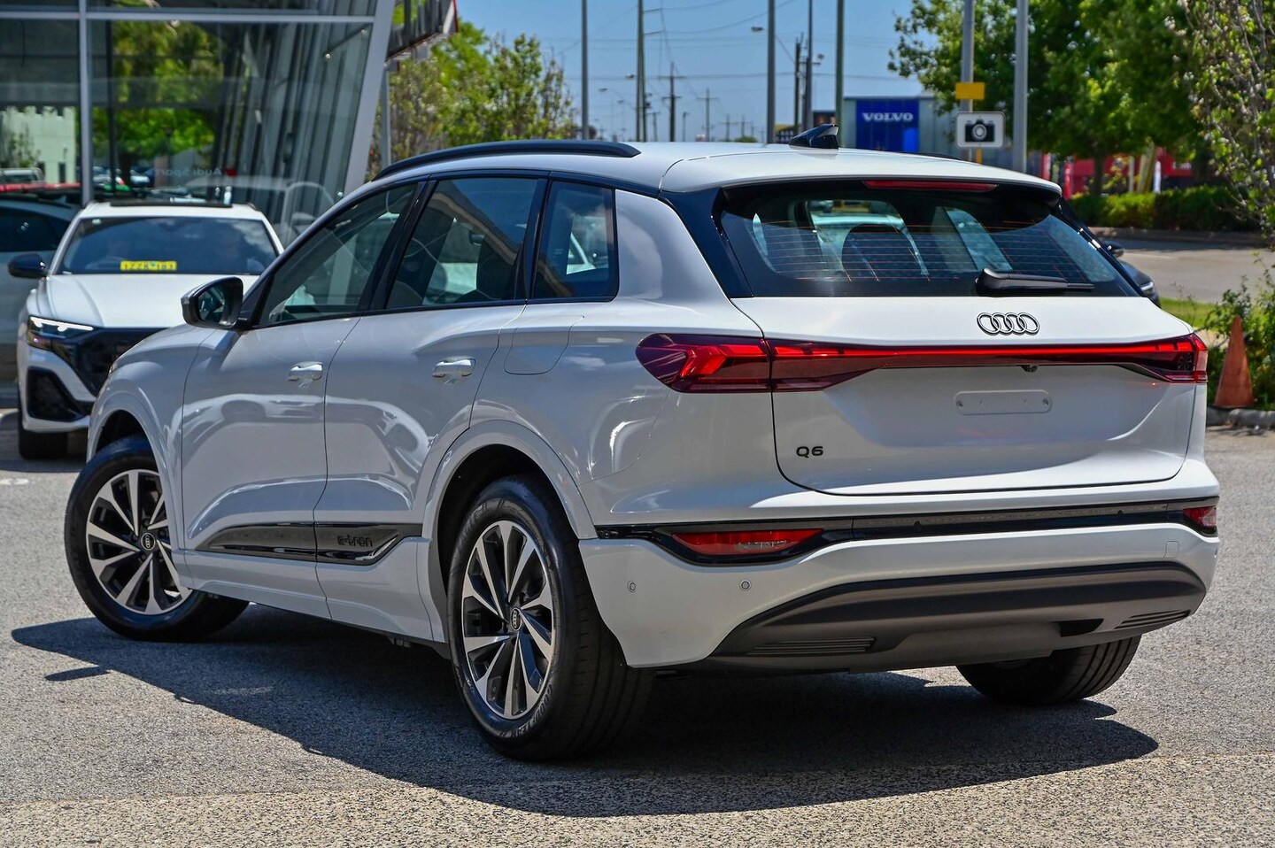 Image about Audi Q6 SUV e-tron e-tron