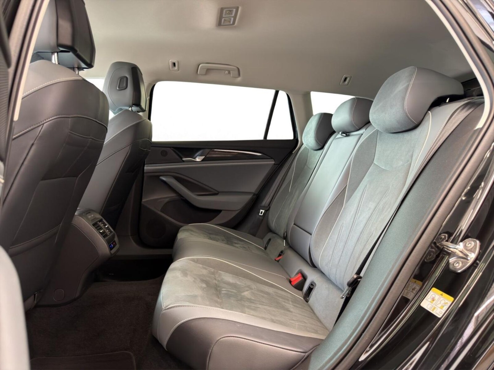 Volkswagen Passat – Bild 17