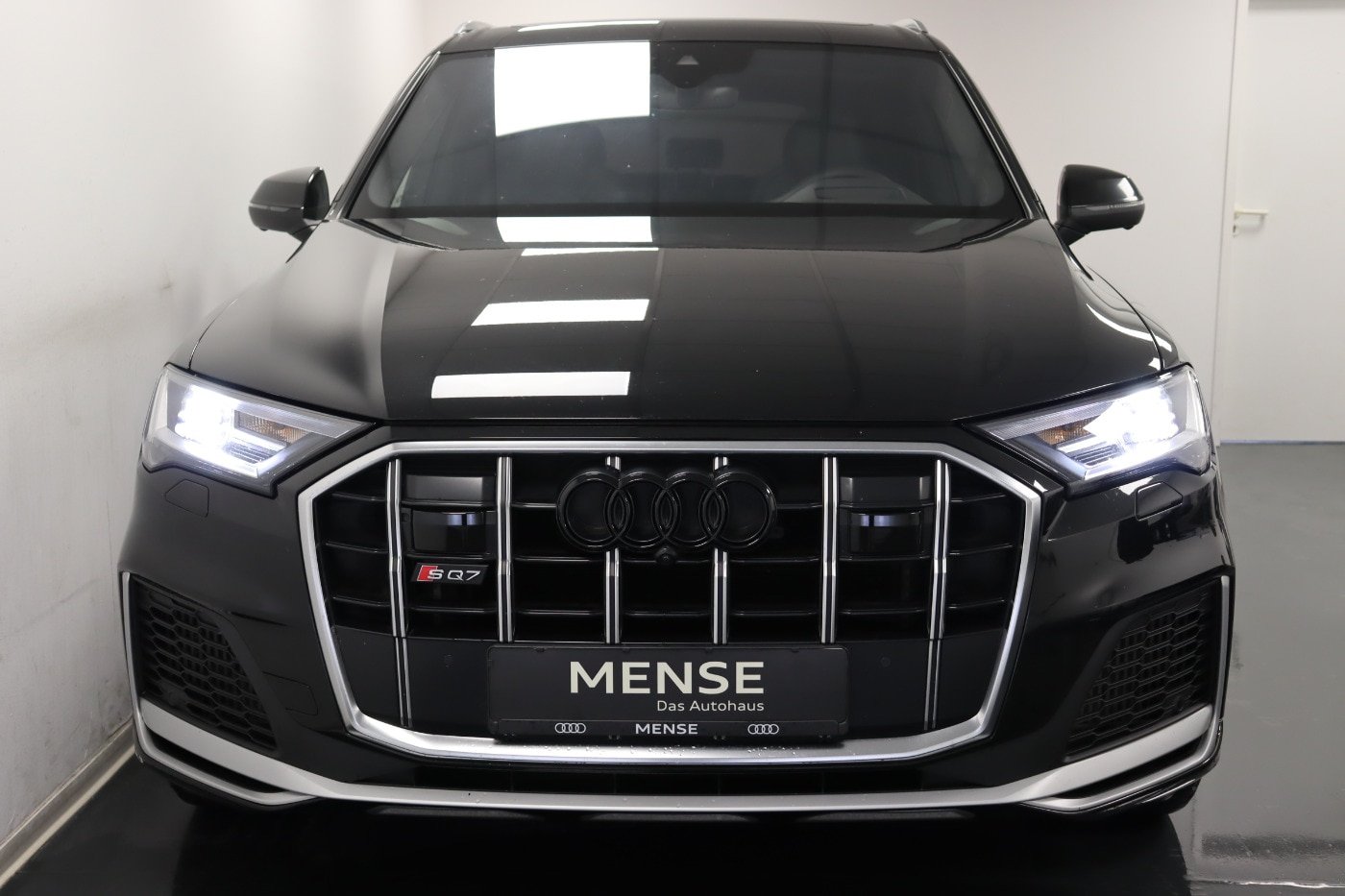 Image about Audi SQ7 TFSI quattro tiptronic