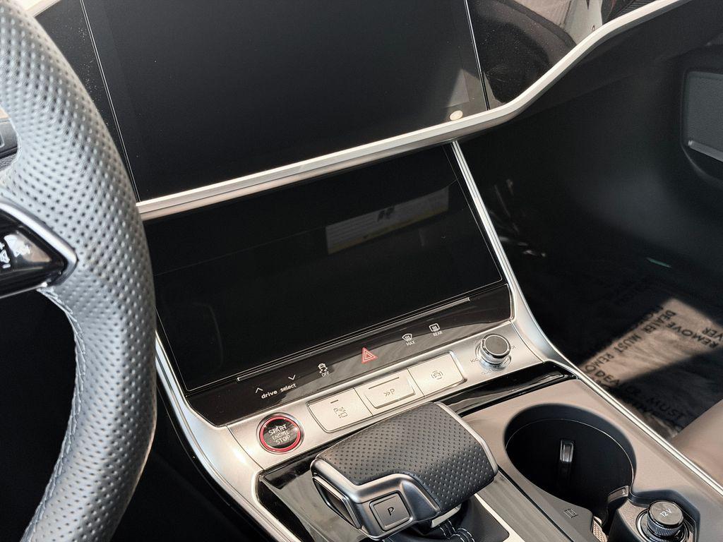 2025 Audi RS 7 Base - Photo 17