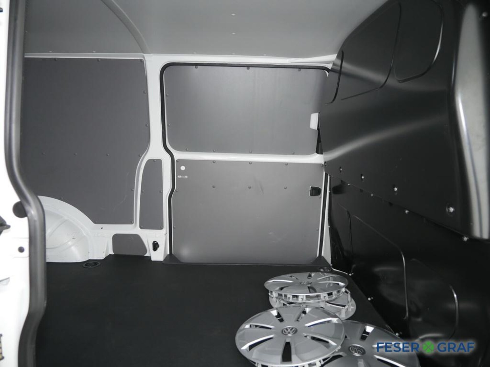 Volkswagen T6.1 Transporter Kasten langer Radstand