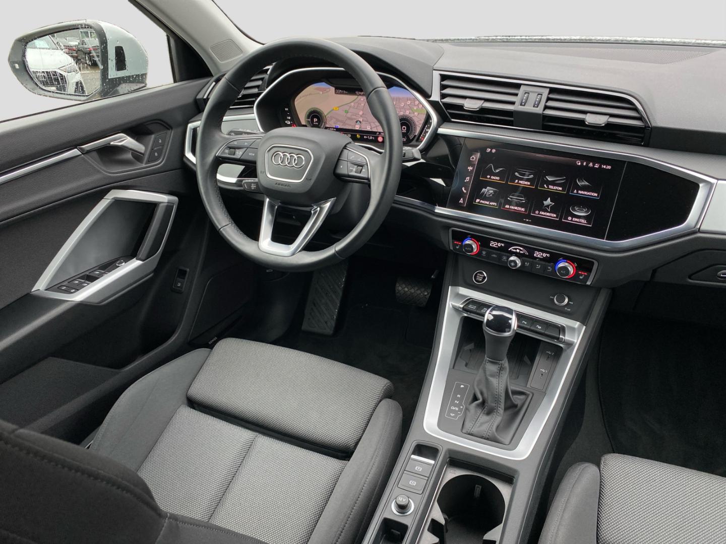 Image about Audi Q3 TFSI e S line 45 TFSI e S tronic