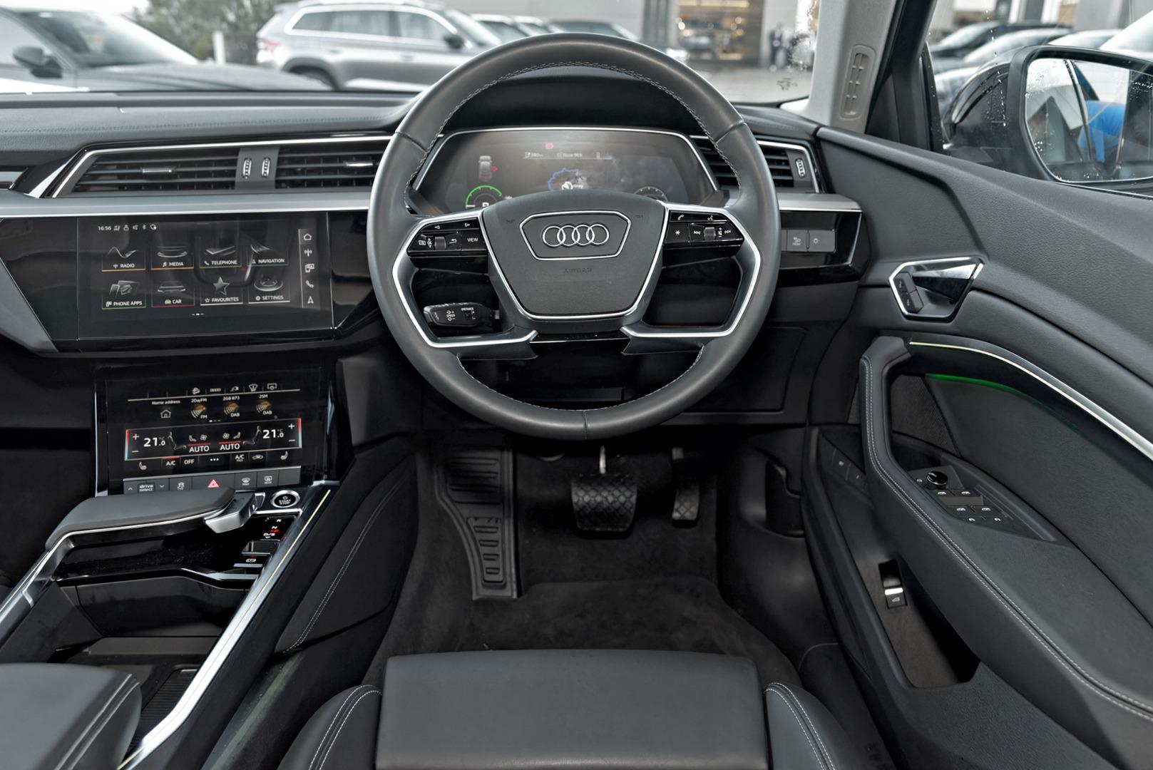 Image about Audi Q8 Sportback e-tron 55 e-tron quattro S line 300,00 kW