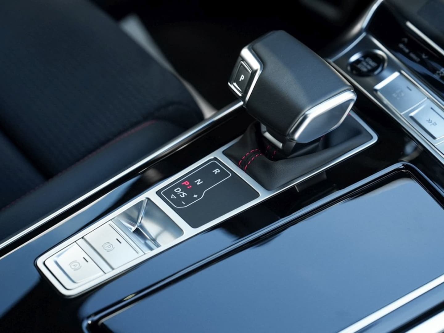 Bild über Audi A6 Avant S line 40 TDI quattro S tronic - für weitere Informationen kontaktieren Sie den Audi Partner