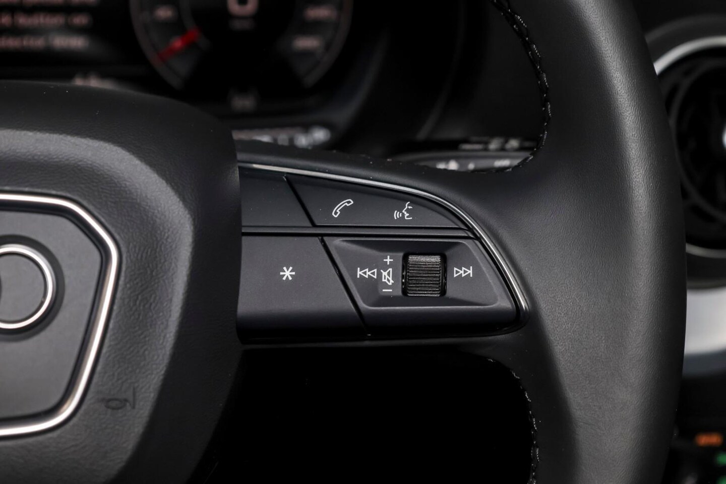 Image about Audi Q2 35 TFSI S tronic