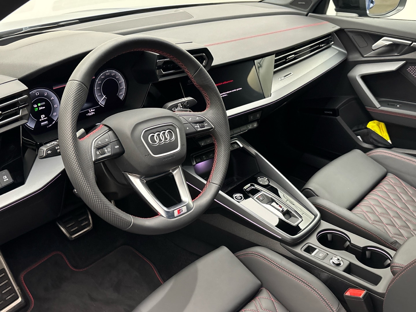 Bild über Audi A3 Sportback TFSI e S line 45 TFSI e S tronic - für weitere Informationen kontaktieren Sie den Audi Partner