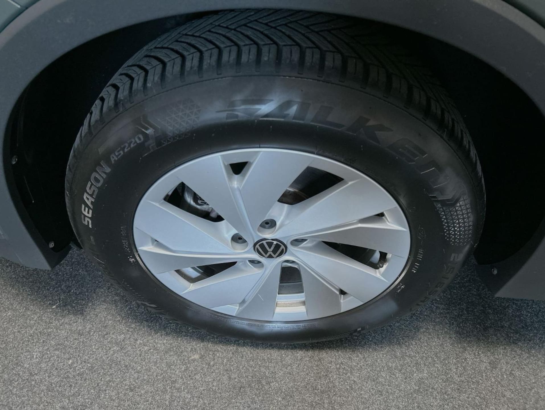 Volkswagen Tiguan Basis-Modell