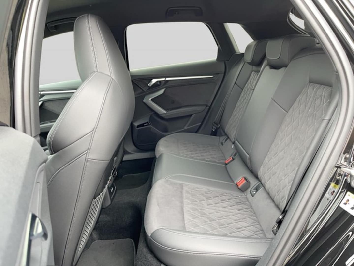 Bild über Audi A3 Sportback TFSI e TFSI e 150 kW S tronic - für weitere Informationen kontaktieren Sie den Audi Partner