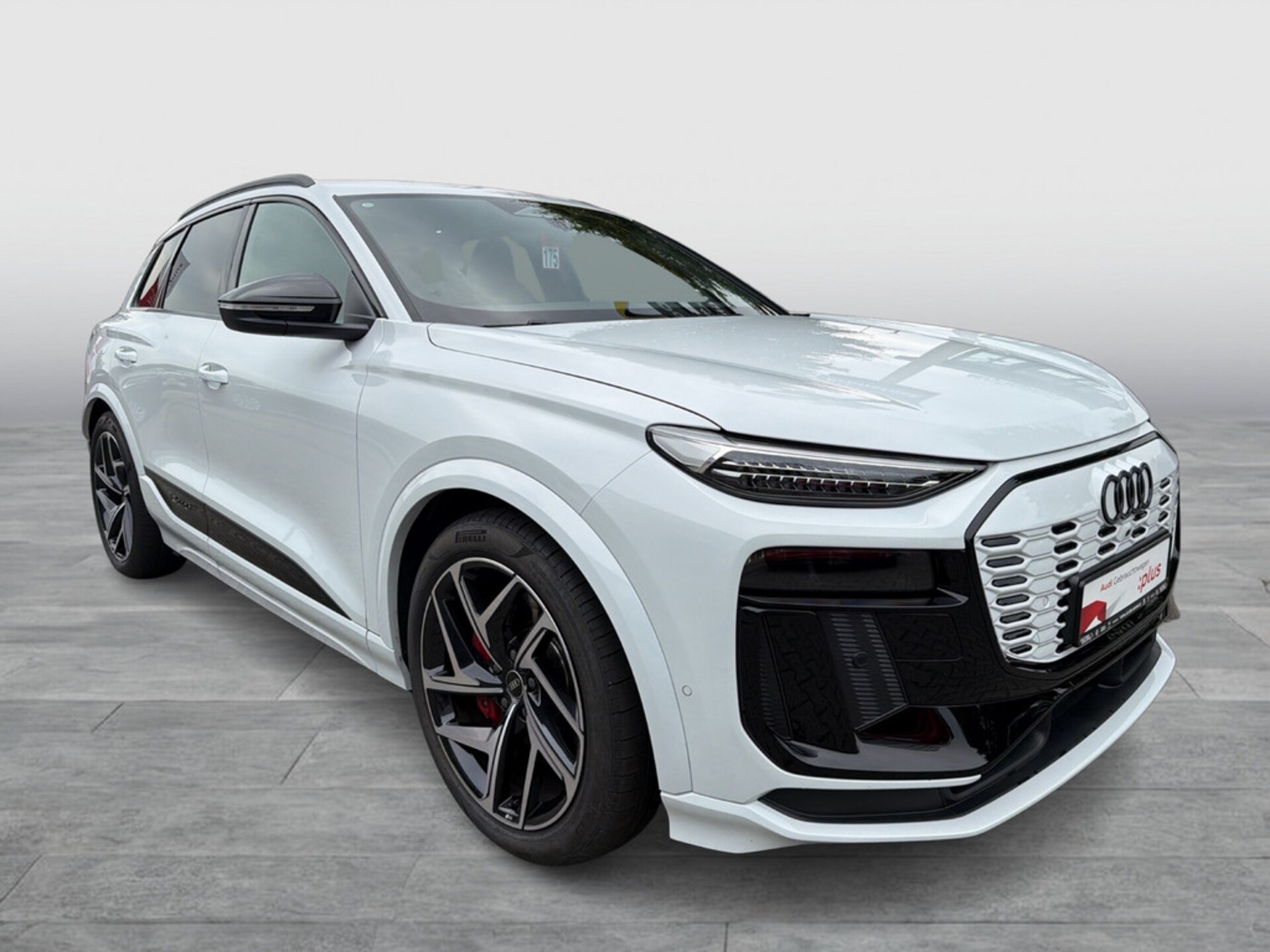Audi SQ6 SUV e-tron