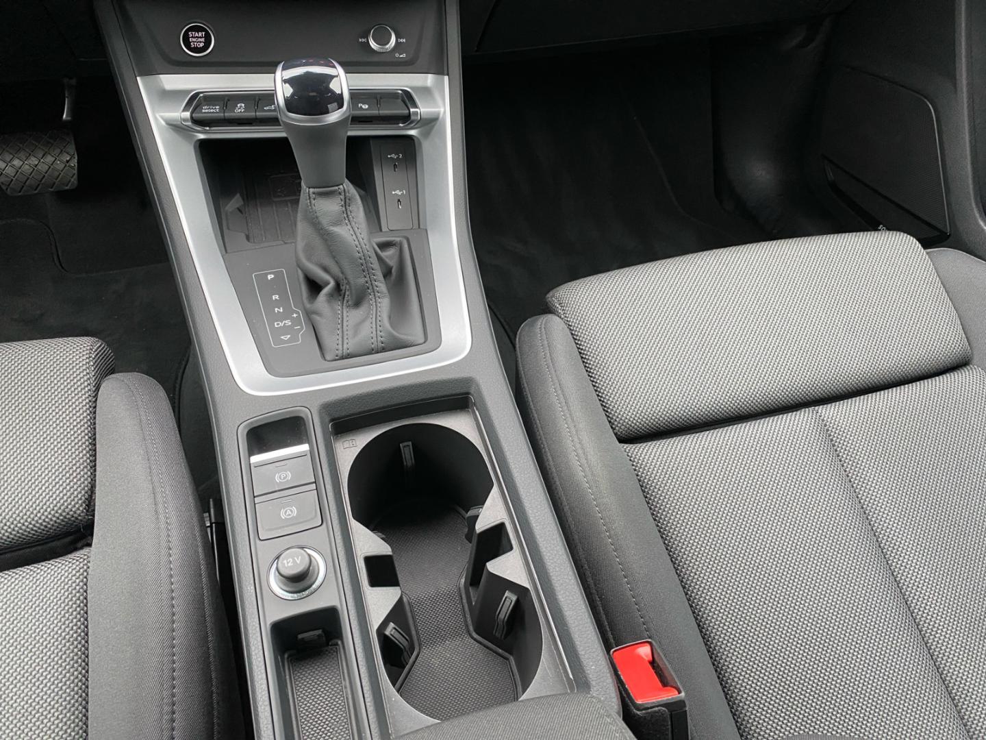 Image about Audi Q3 TFSI e S line 45 TFSI e S tronic