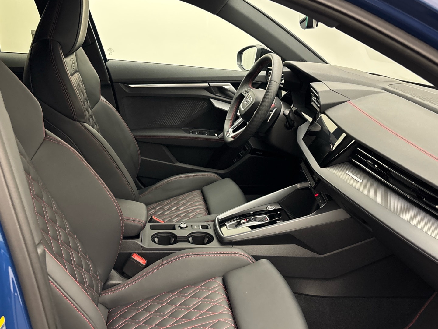 Bild über Audi A3 Sportback TFSI e S line 45 TFSI e S tronic - für weitere Informationen kontaktieren Sie den Audi Partner