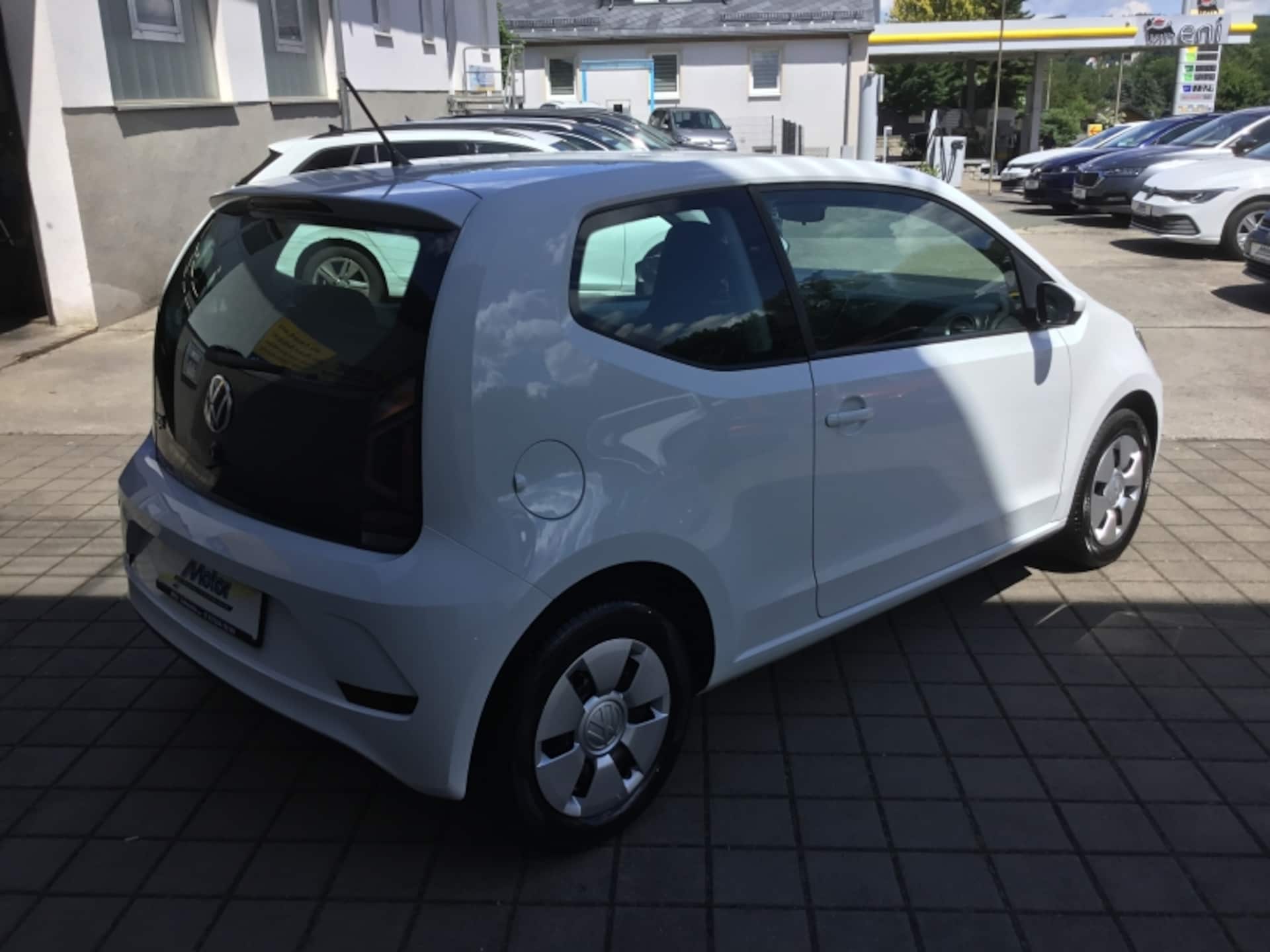 Volkswagen up! move up!
