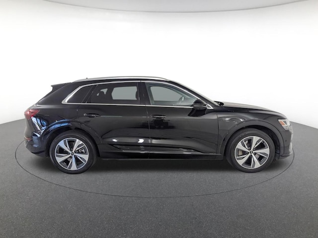 2024 Audi Q8 e-tron