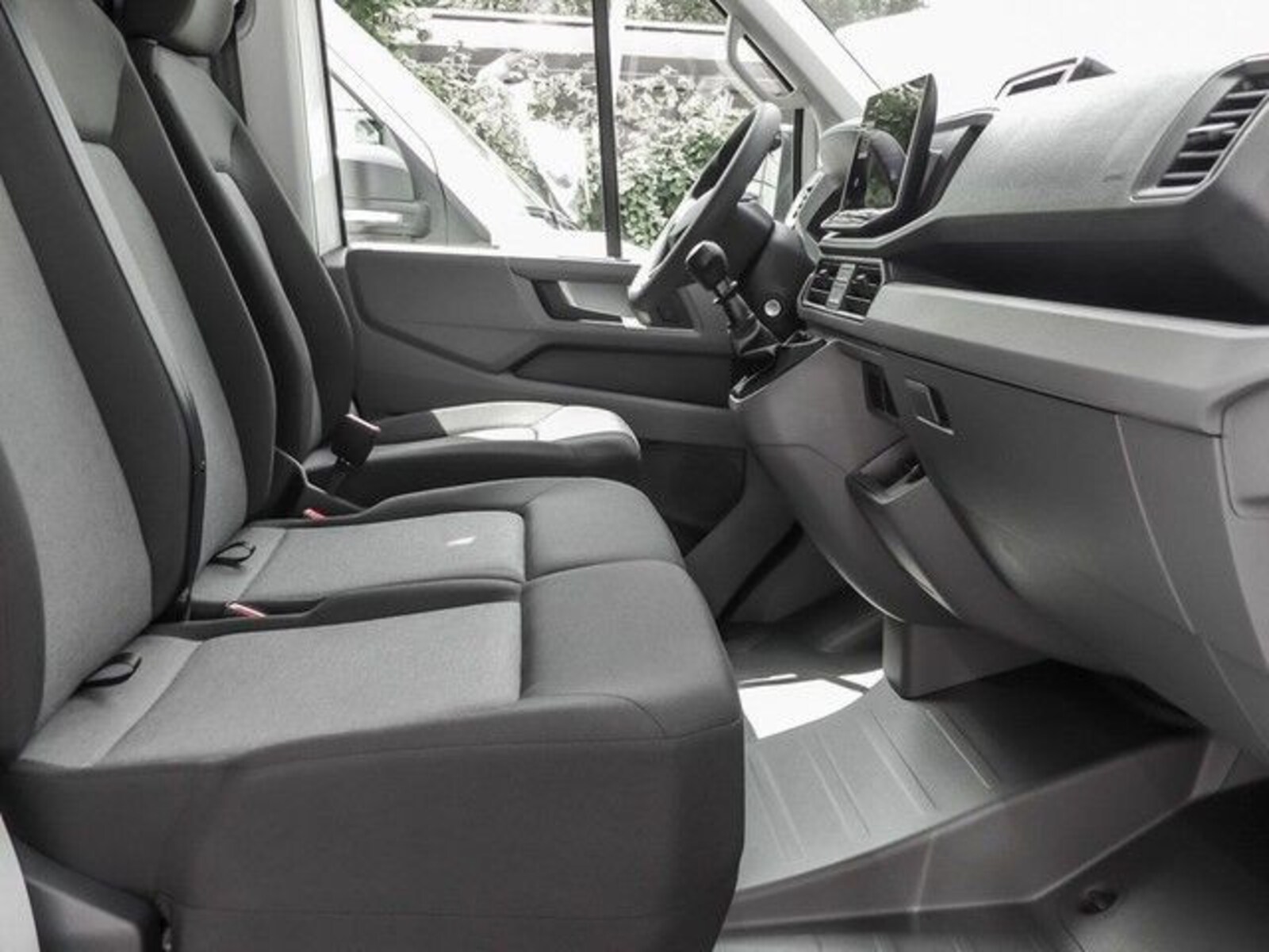 Volkswagen Crafter Kasten mittlerer Radstand – Bild 9