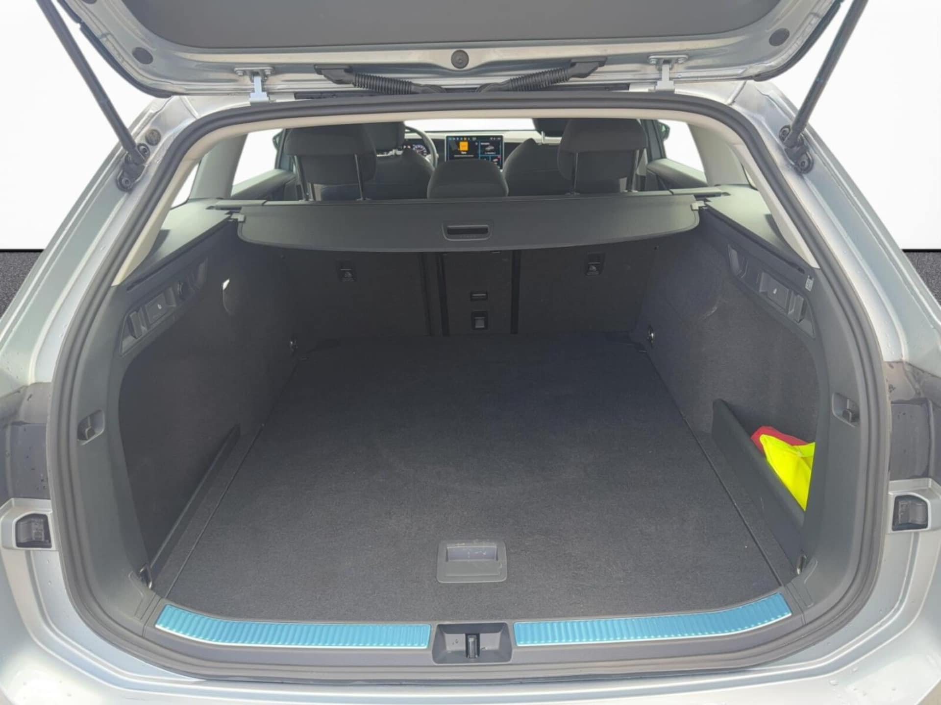 Volkswagen Passat Model bazowy